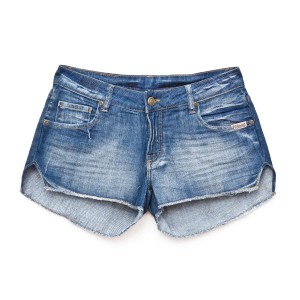 Shorts-jeans-é-a-peça-chave-do-verão-2015-foto